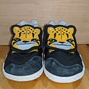 Kyrie Little Big Cat